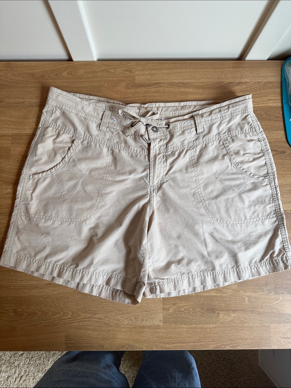 Columbia Women’s PFG Trail Utility Shorts - Khaki Tan Hiking Size Large